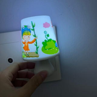 ( TẶNG SET 10 KHẨU TRANG) Đèn Ngủ Cắm Điện Mini Led Hoạt Hình, Cảm Ứng Ánh Sáng Tự Động Ánh Sáng Dịu MEILI STORE