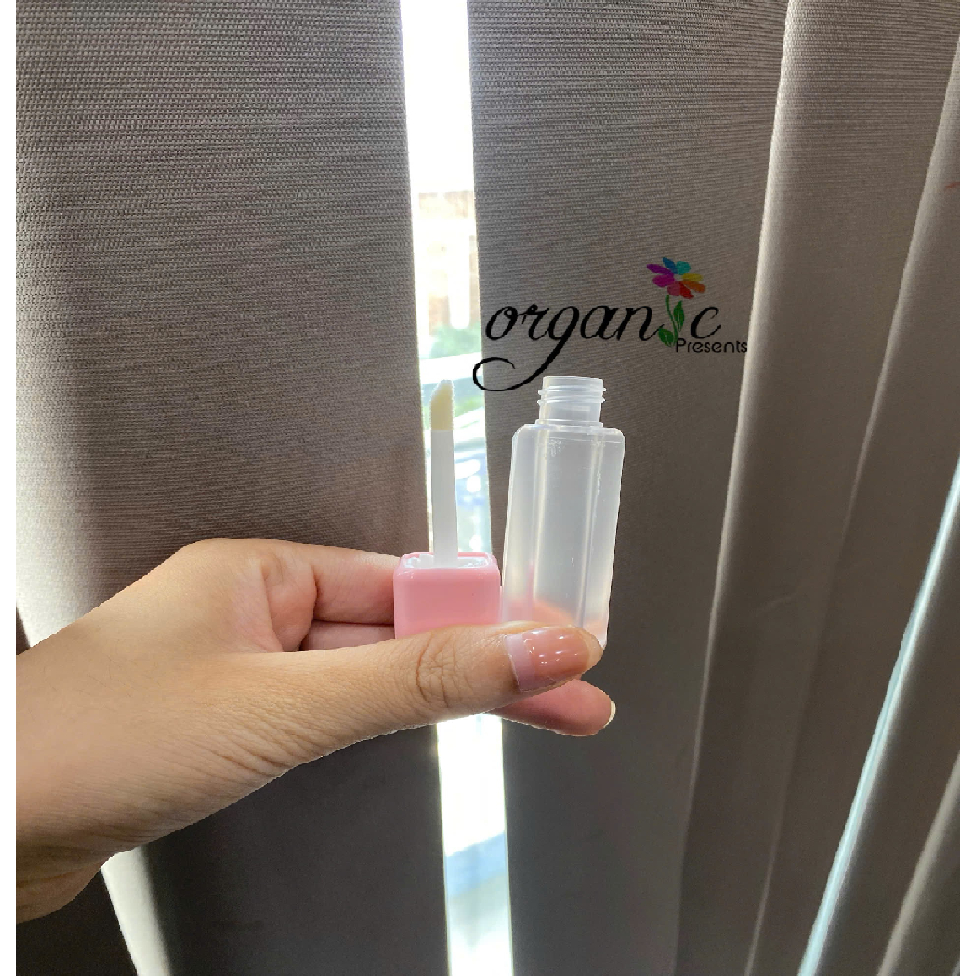 VỎ SON KEM (VUÔNG MỜ NẮP XANH LAM/HỒNG)