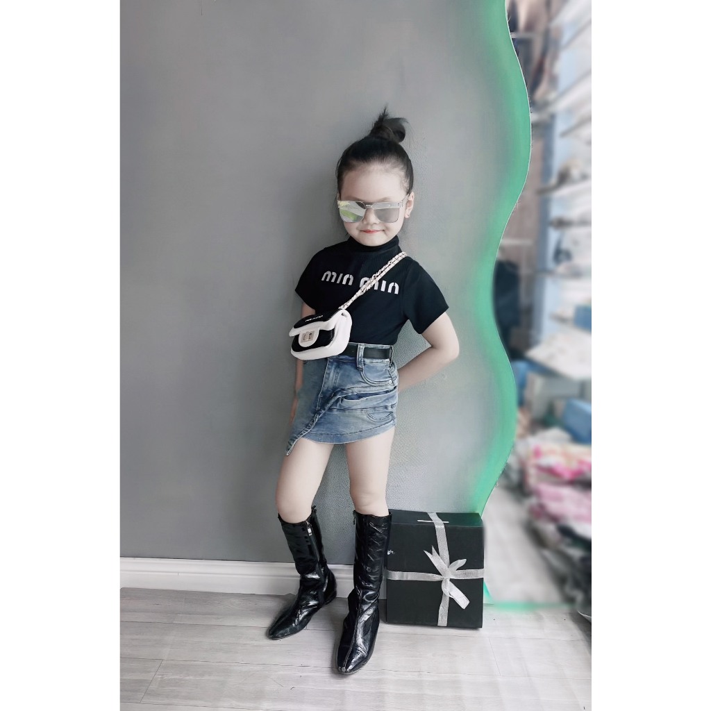 Sét áo cổ cao chân váy jean ngắn lệch cho bé gái size đại,bộ áo chân váy short jean bé gái và mẹ 2-16 tuổi,14kgđến 56kg