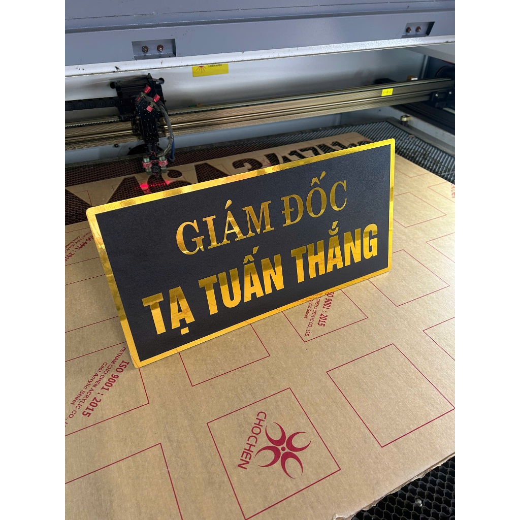 BIỂN CHỨC DANH ĐỂ BÀN , GIÁM ĐỐC, TỔNG GIÁM ĐỐC, THEO YÊU CẦU