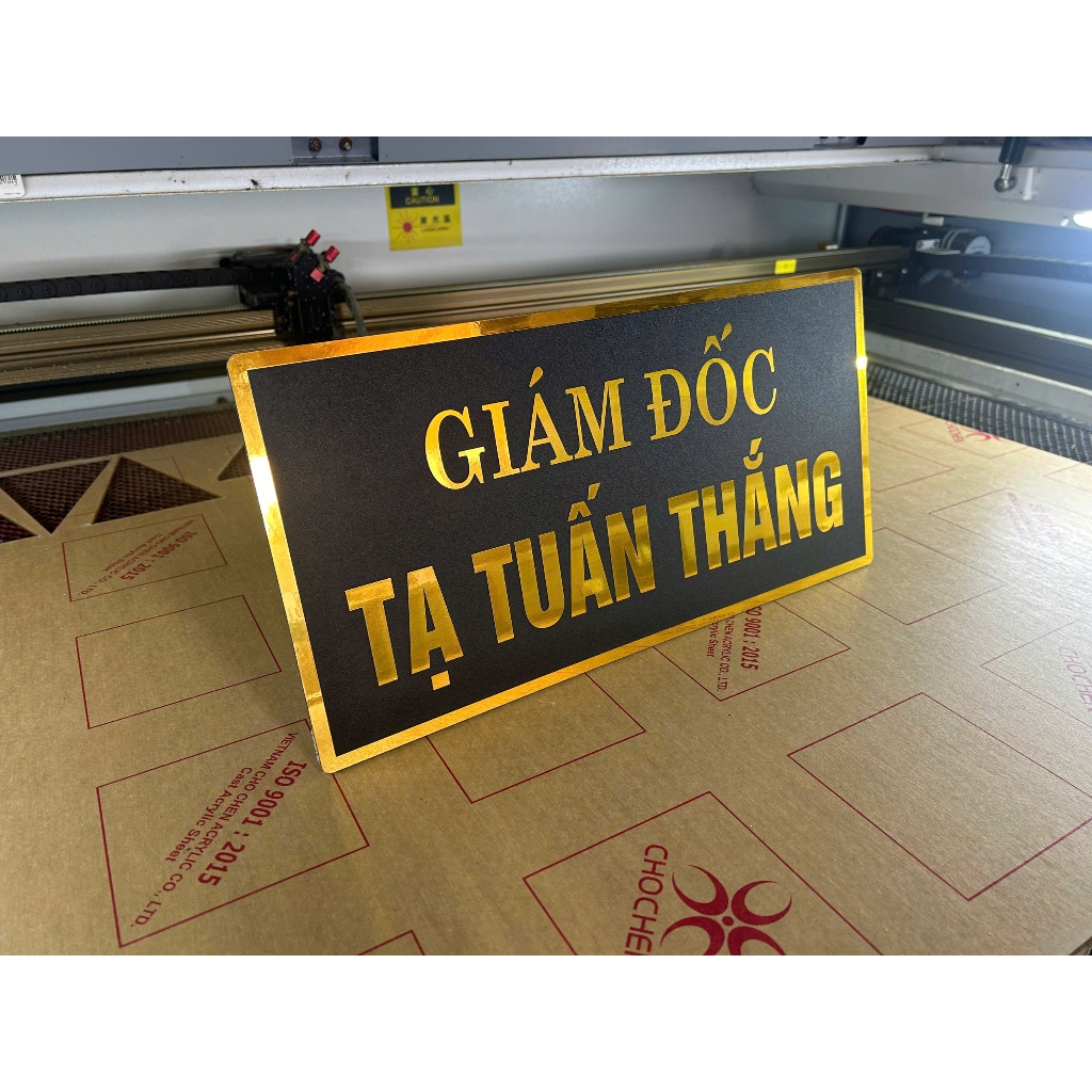 BIỂN CHỨC DANH ĐỂ BÀN , GIÁM ĐỐC, TỔNG GIÁM ĐỐC, THEO YÊU CẦU