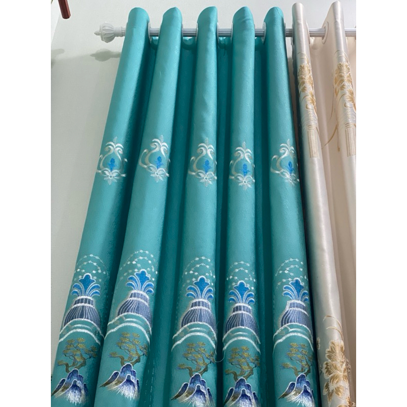 Gấm thêu màu xanh ( chưa bao gồm thanh treo ) cản nắng 90%