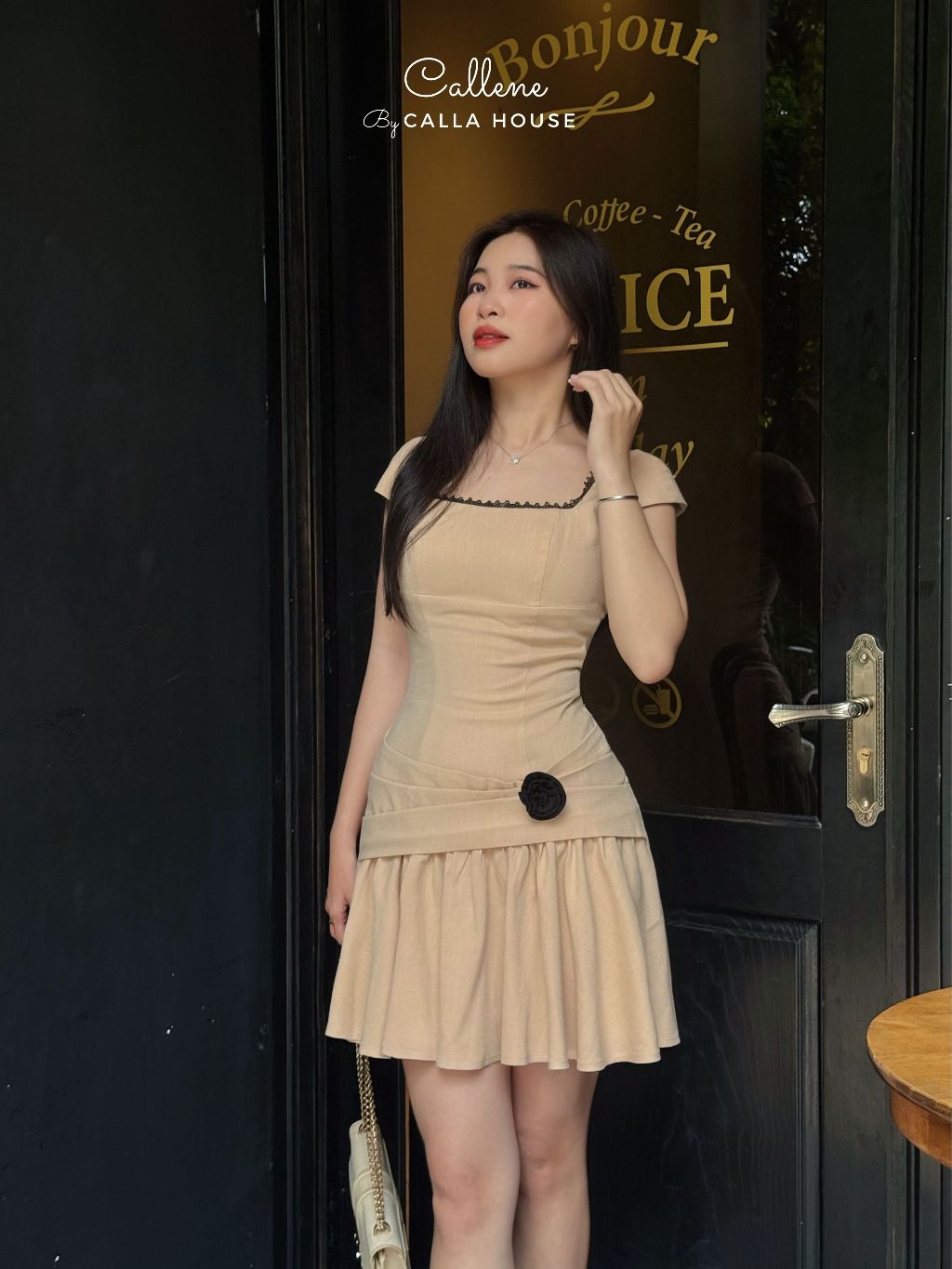Ảnh Đầm linen EVELYN kem cổ vuông dáng ngắn phối ren tùng xếp ly cao cấp Callene (CC464) 1
