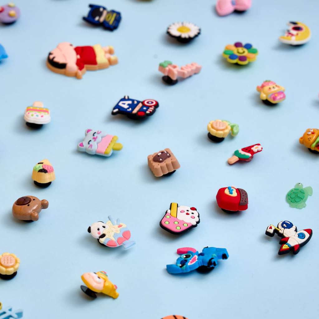 Ảnh SET 10 STICKER CHARM GẮN VALI LARITA RESIN NHỰA CỨNG - MIX MẪU NGẪU NHIÊN 3