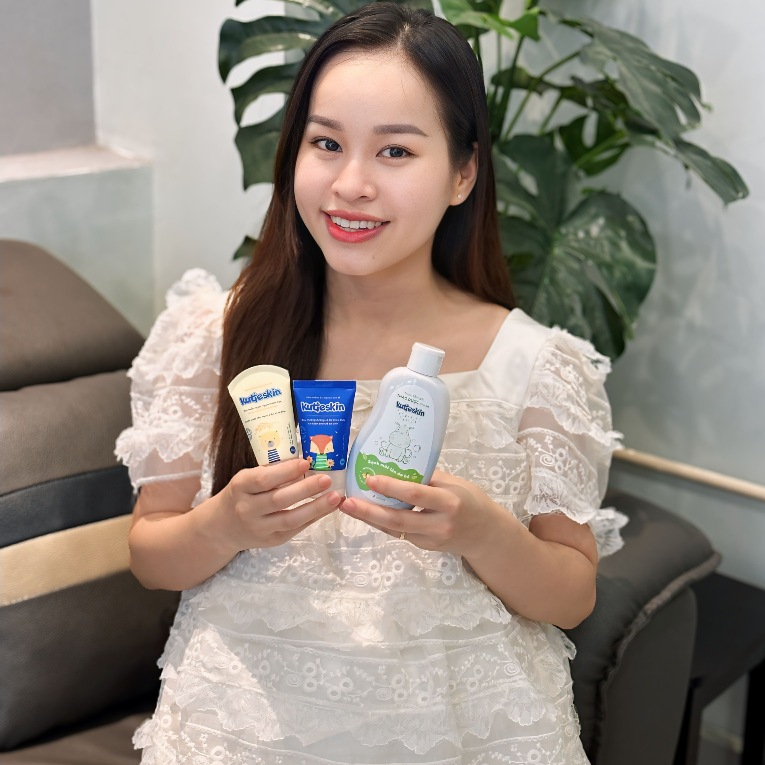 Ảnh Combo Nước tắm gội thảo dược và Kem dưỡng ẩm Kutieskin - KKA01, STK01 1
