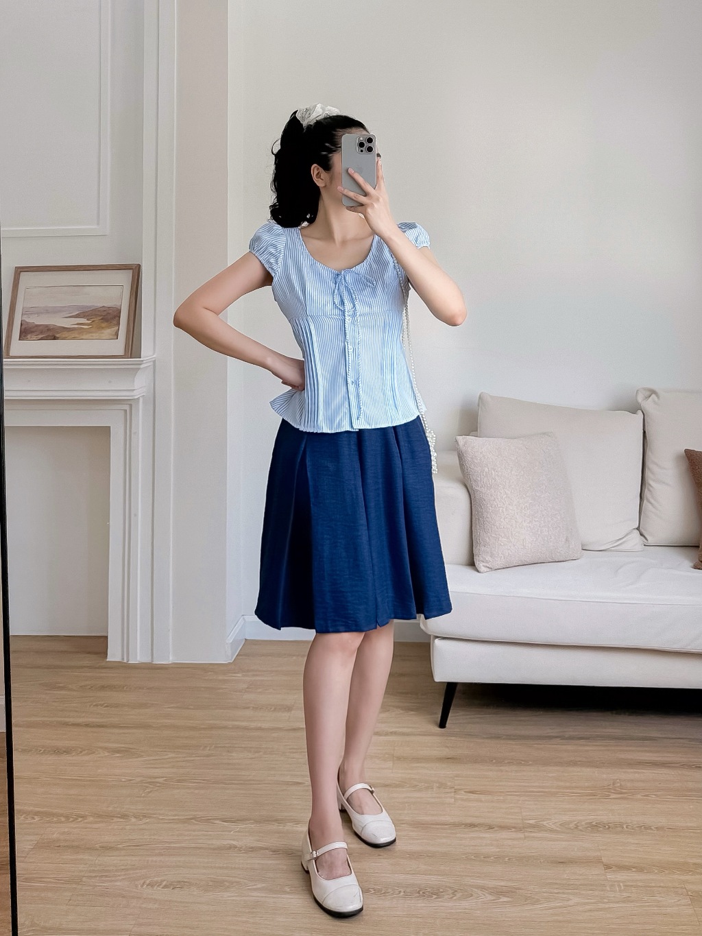 Ảnh Áo Tay Phồng Xinh Xắn GAGO Brand Cổ Vuông Sơ Mi Kiểu Thời Trang Nữ Mặc Hằng Ngày Đi Học Đi Chơi Tôn Dáng 3