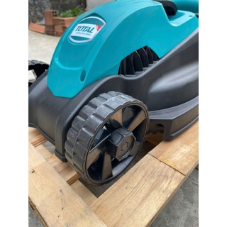 TOTAL Máy làm vườn xài điện không chổi than 1200W TGT612131