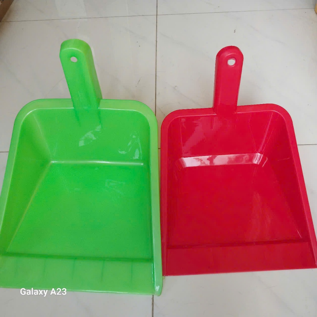 Ky xúc rác, hốt rác, dụng cụ hốt rác nhựa cán liền có 2 loại lớn-nhỏ ...