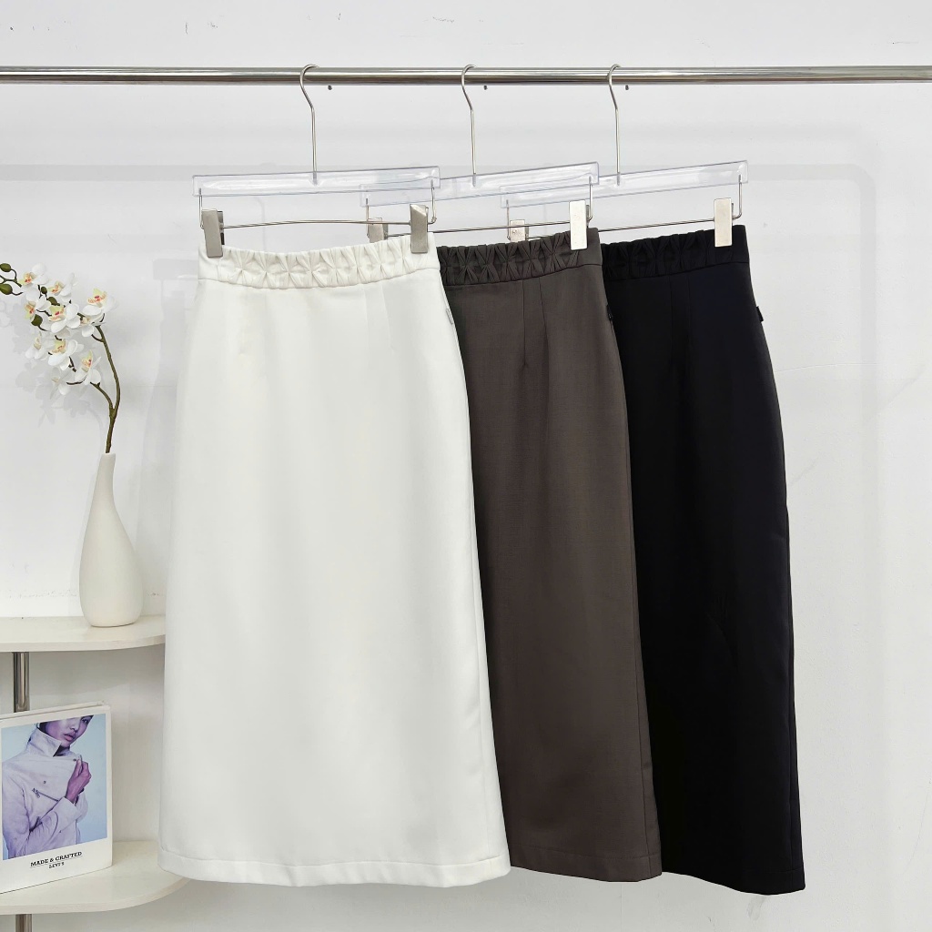 Ảnh Chân Váy 𝐂𝐂𝐇𝐀𝐓 Dáng Suông Cạp Smocking Thân Trước Chất Liệu Tuytsi Cao Cấp 15CDS2028ST 1