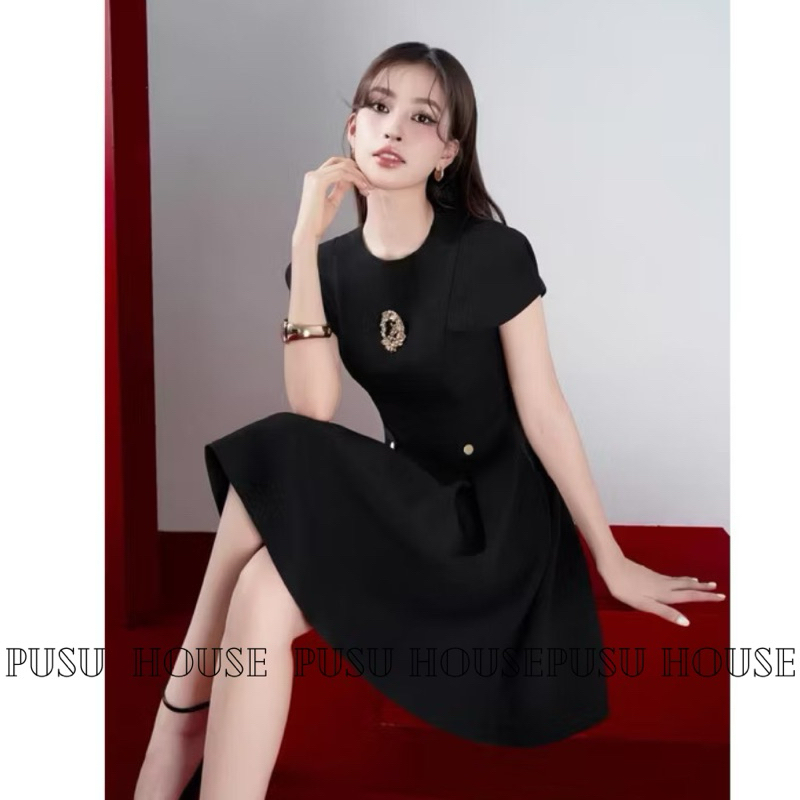 Đầm dự tiệc xoè nhẹ đính kèm charm sang trọng thanh lịch đơn giản-Pusu house