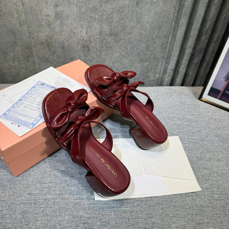 👠🕶️👜🎒….Guốc nơ