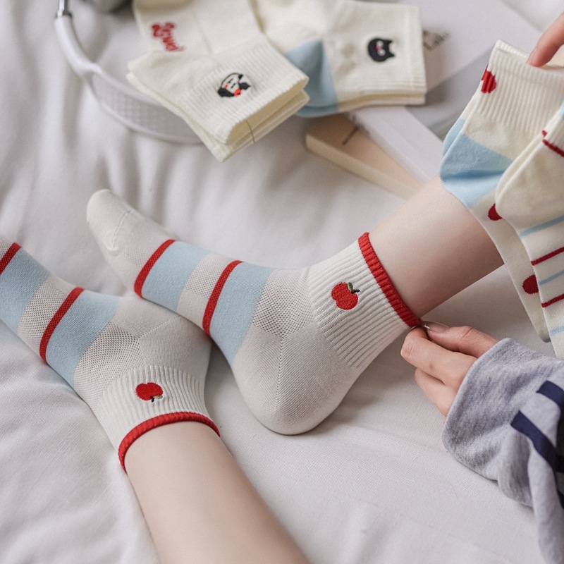 Vớ Tất hoạt hình cổ lửng TÁO & MÈO phong cách thể thao, năng động.