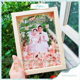 Set hộp quà khung ảnh hoa khô handmade tặng bạn cô dâu chú rể dịp đám cưới, màu hồng pastel