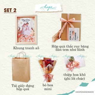 Set hộp quà khung ảnh hoa khô handmade tặng bạn cô dâu chú rể dịp đám cưới, màu hồng pastel