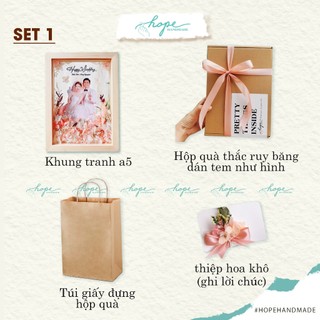 Set hộp quà khung ảnh hoa khô handmade tặng bạn cô dâu chú rể dịp đám cưới, màu hồng pastel