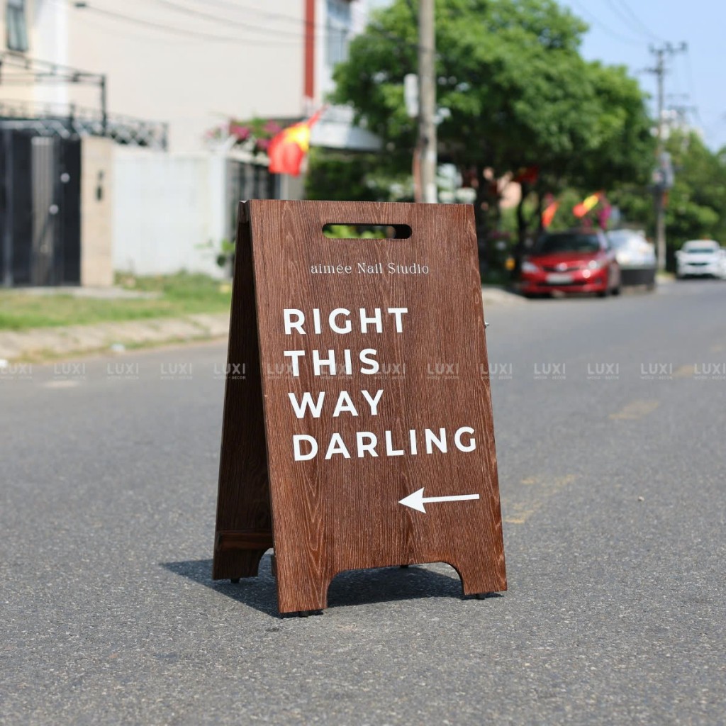 Standee gỗ gấp gọn, có tay cầm dễ di chuyển, IN UV NỘI DUNG THEO YÊU ...