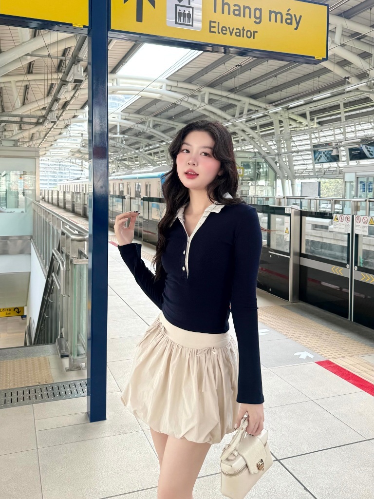 Ảnh Áo thun tay dài nữ cổ polo GAGO Brand chất cotton mềm mịn tôn eo màu xanh 1