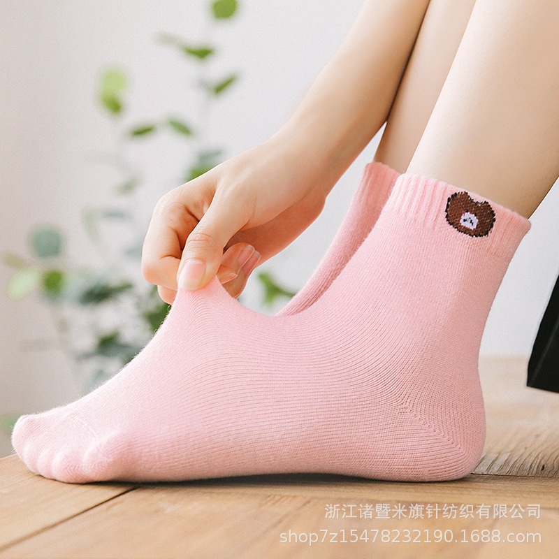 Tất Gấu Nâu nhiều màu dễ dùng, dễ mặc đồ
