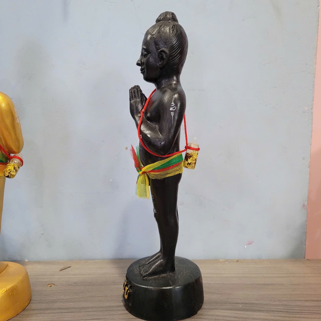 Tượng Trang Trí Để Bàn 25cm Màu Vàng Sang Trọng