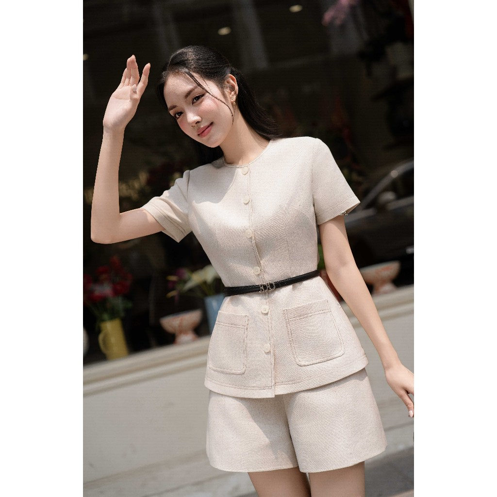 Set Áo cổ tròn 2 túi ốp trần chỉ 2T13.2504K, Quần sooc dáng ngắn bổ thân 3S08.2504K, set đồ công sở hè nữ thanh lịch JM