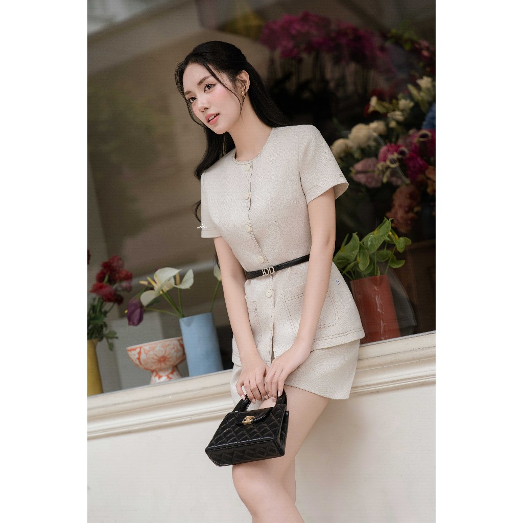 Set Áo cổ tròn 2 túi ốp trần chỉ 2T13.2504K, Quần sooc dáng ngắn bổ thân 3S08.2504K, set đồ công sở hè nữ thanh lịch JM