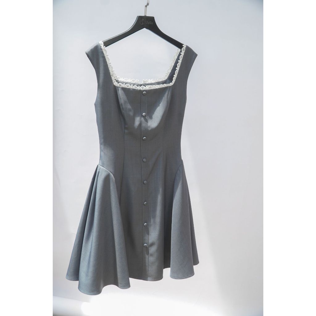 Vella Fashion - Đầm VERA cổ vuông không tay dáng xòe trên gối VD25043
