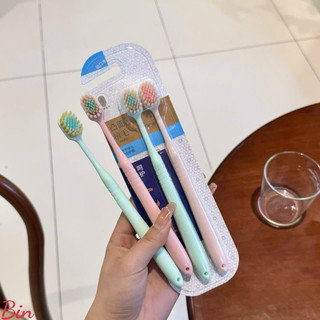 Set 2 bàn chải đánh trăng siêu mềm mại tiện lợi khi đi du lịch