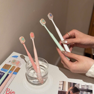 Set 2 bàn chải đánh trăng siêu mềm mại tiện lợi khi đi du lịch