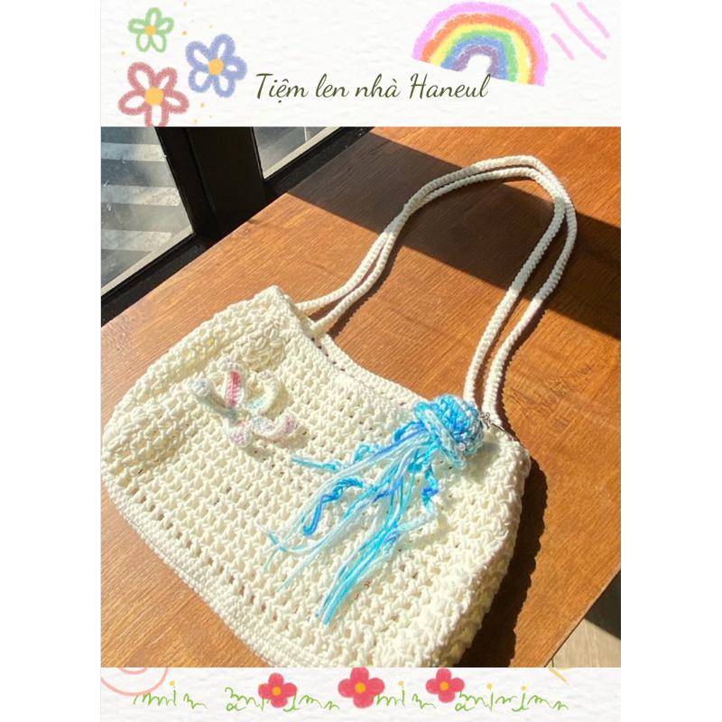 Túi len handmade đi biển- size 25cm đến 27cm- charm - móc khoá | Shopee ...