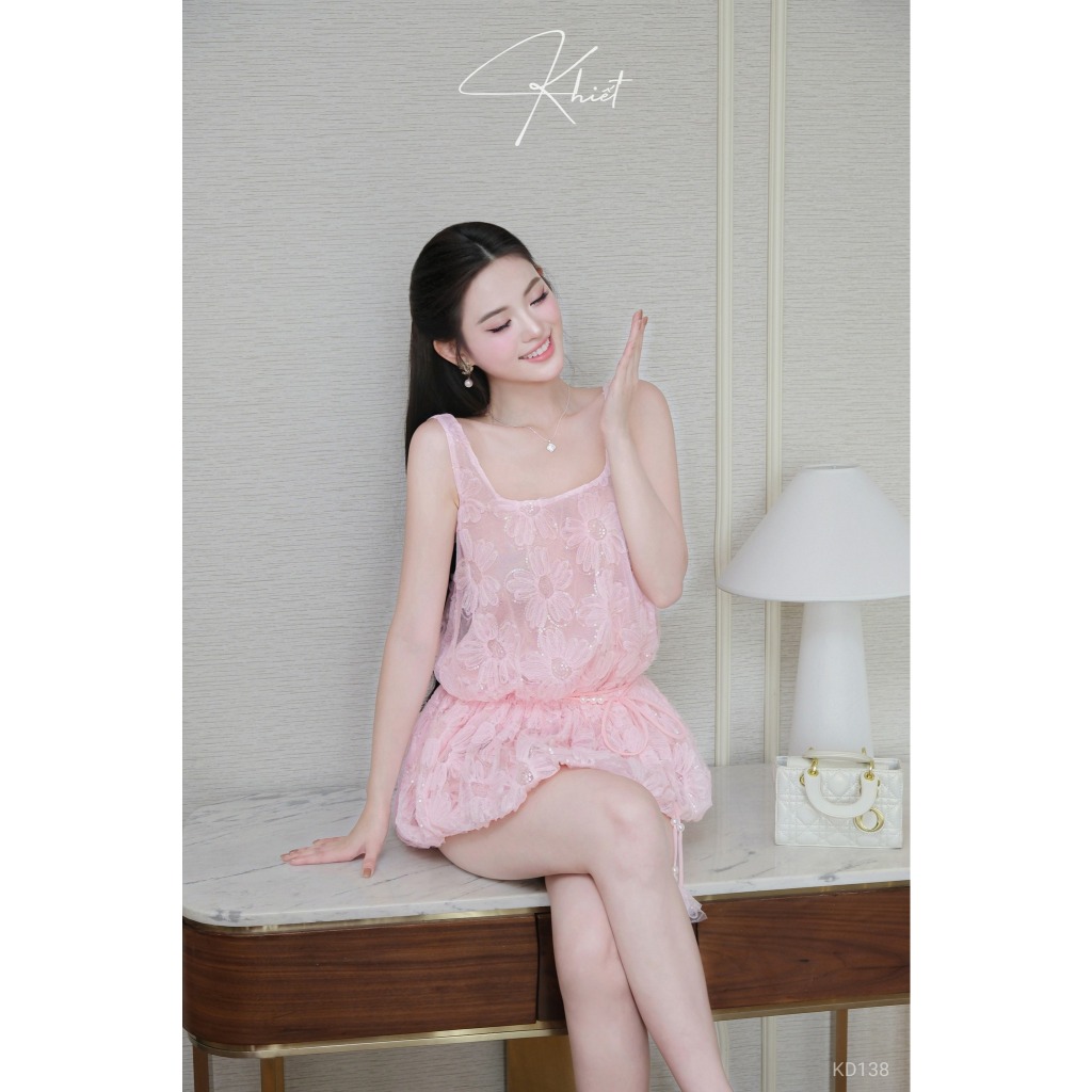 Đầm bí KHIẾT ren hồng/trắng đính kim sa lấp lánh phối cùng belt dây hoa nhúng eo quyến rũ, trendy KD138 và KD138A