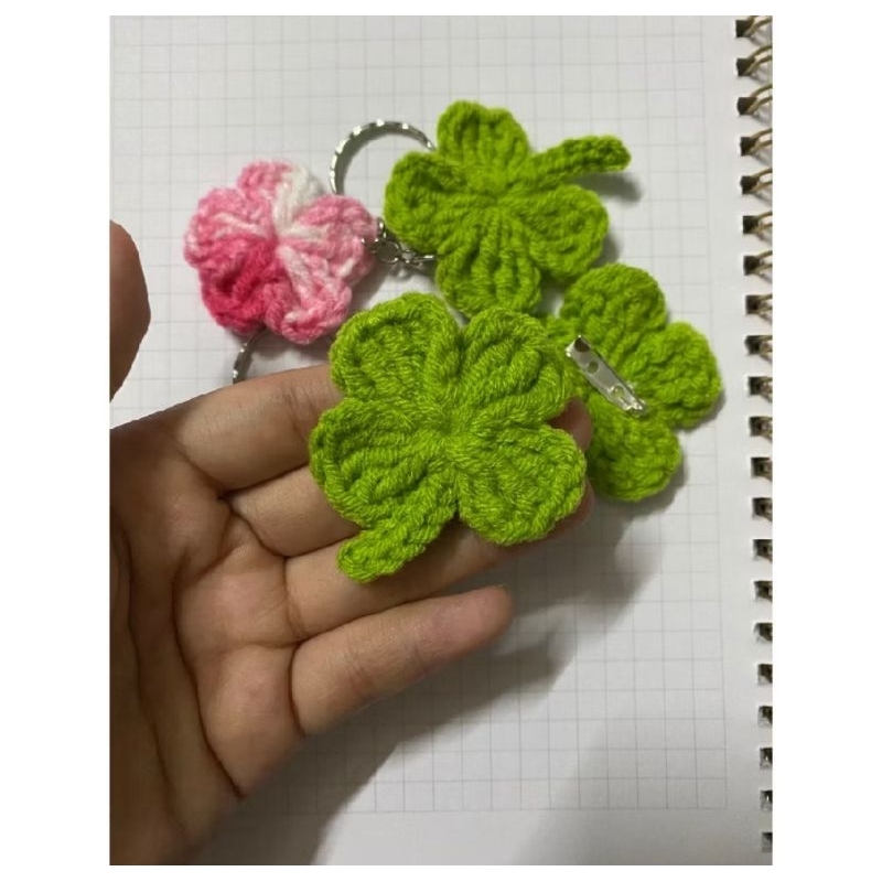 Móc Khoá Cỏ 4 Lá Len May Mắn