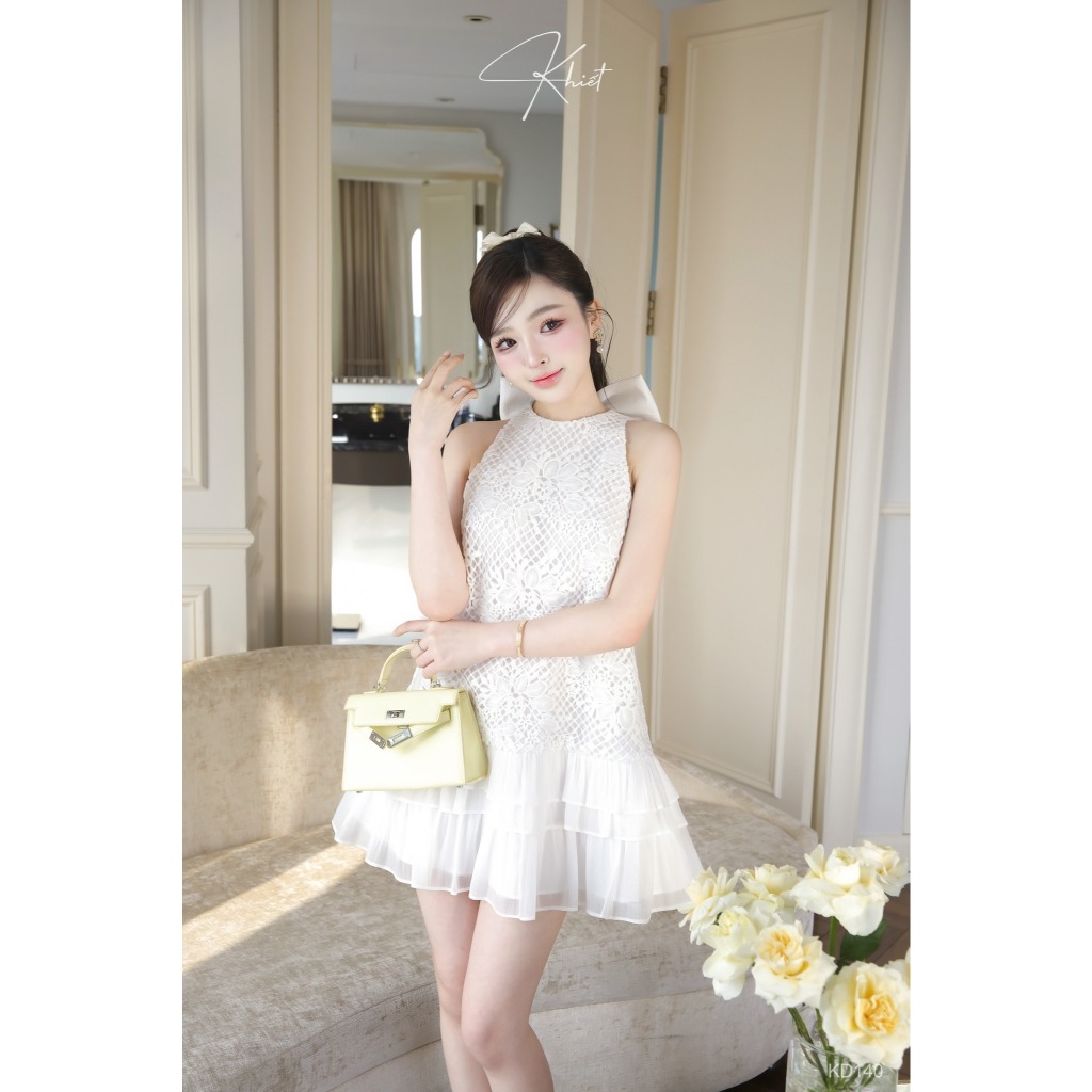 Đầm KHIẾT form suông ren hoa trắng kèm charm nơ bản to cài sau váy xinh xắn đi chơi dạo phố KD140