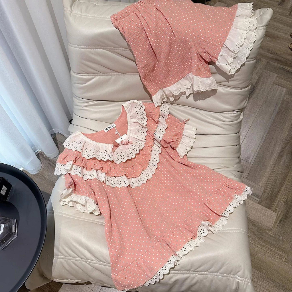 Set đồ ngủ nữ tay ngắn bèo nhún viền ren họa tiết chấm bi, bộ pijama nữ mặc nhà màu hồng xinh xắn thoáng mát hcom25149