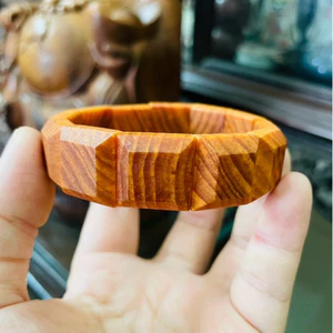 Vòng Tay Gỗ Nu Huyết Long bản lách kích thước 18x18 Đậm dầu, Thơm nức, Thấu Quang