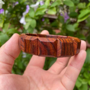 Vòng Tay Gỗ Sưa Đỏ Bản lách 18x18mm