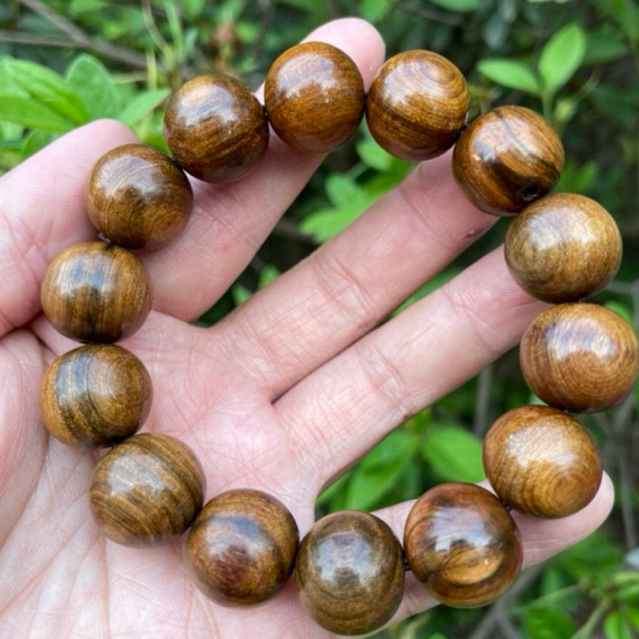 Vòng tay gỗ Bách Xanh Mộc Châu thơm ngọt tự nhiên giá tại xưởng tìm sỉ