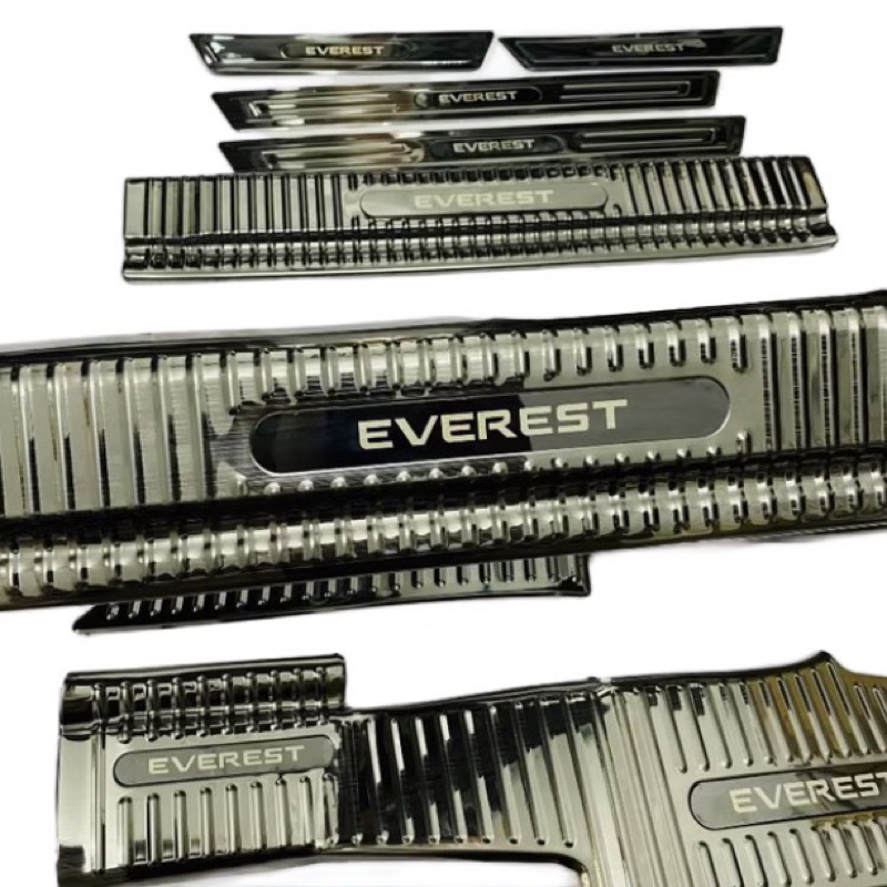 Ốp bậc cửa, nẹp bước chân xe Ford Everest 2022-2025 vân Titan hàng cao cấp