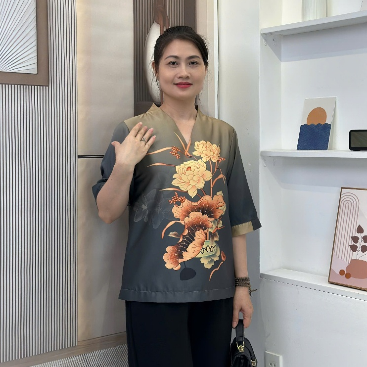 Ảnh Áo Kiểu Trung Niên A336, Mẫu Sơ Mi Lụa Cổ Bà Lai Chất Lụa Hoa 3D Tay Lỡ Lịch Sự | Thời Trang MAI THY 3