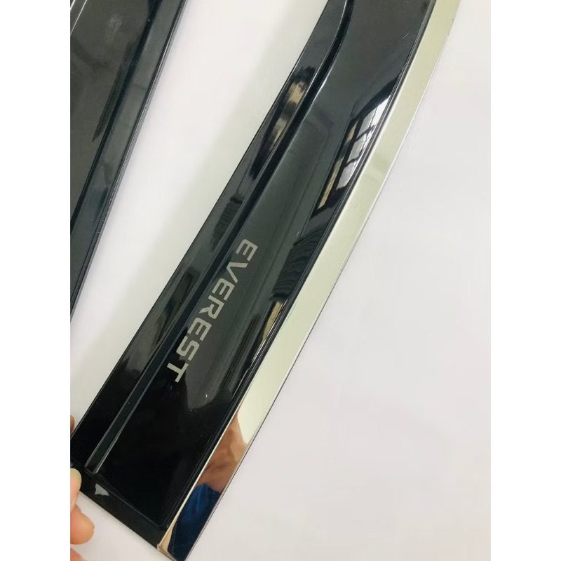 Vè che mưa xe Ford Everest 2022-2026 chỉ inox sáng bóng hàng cao cấp