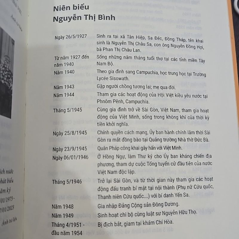 Sách - Gia đình bạn bè và Đất nước: Hồi ký Nguyễn Thị Bình (Xuất bản lần thứ hai)