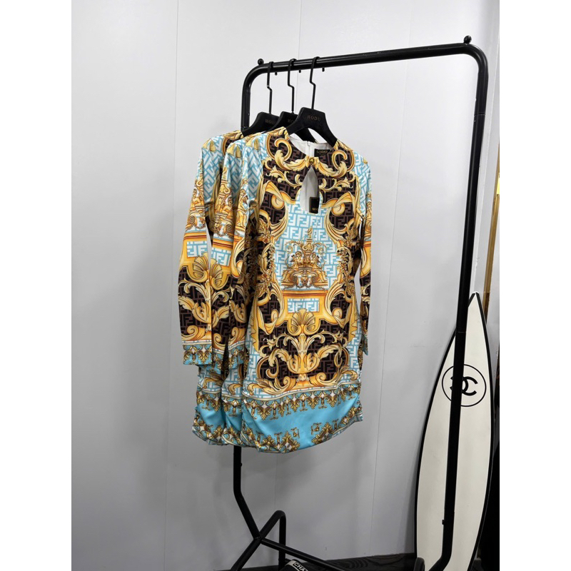 Đầm ôm body tay dài hoạ tiết Versace xanh dương