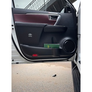 Bộ Dán Chống Xước Tapli Cửa Xe Toyota Fortuner - Viền Vân Da Carbon Cao Cấp( tặng 1 bộ gương cầu lồi)