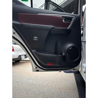 Bộ Dán Chống Xước Tapli Cửa Xe Toyota Fortuner - Viền Vân Da Carbon Cao Cấp( tặng 1 bộ gương cầu lồi)