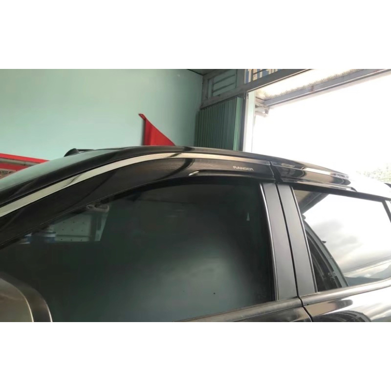 Vè che mưa xe Ford Ranger 2013-2026 chỉ inox sáng bóng