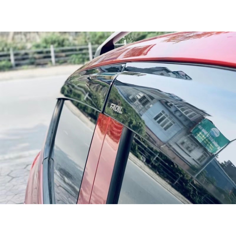Vè che mưa xe Vinfast Fadil nhựa đen ABS hàng cao cấp