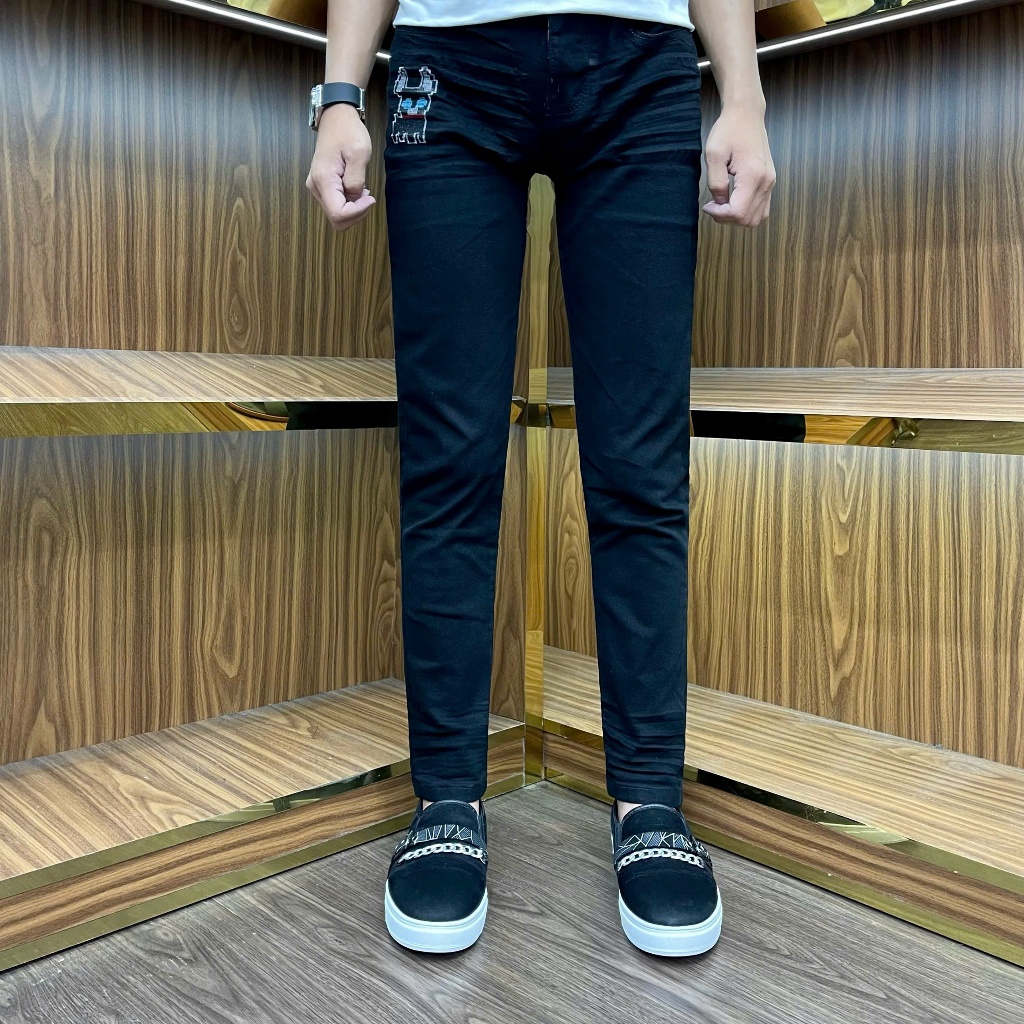 Tổng hợp 8 mẫu quần jeans đen xanh đơn giản có bốn cúc đẹp