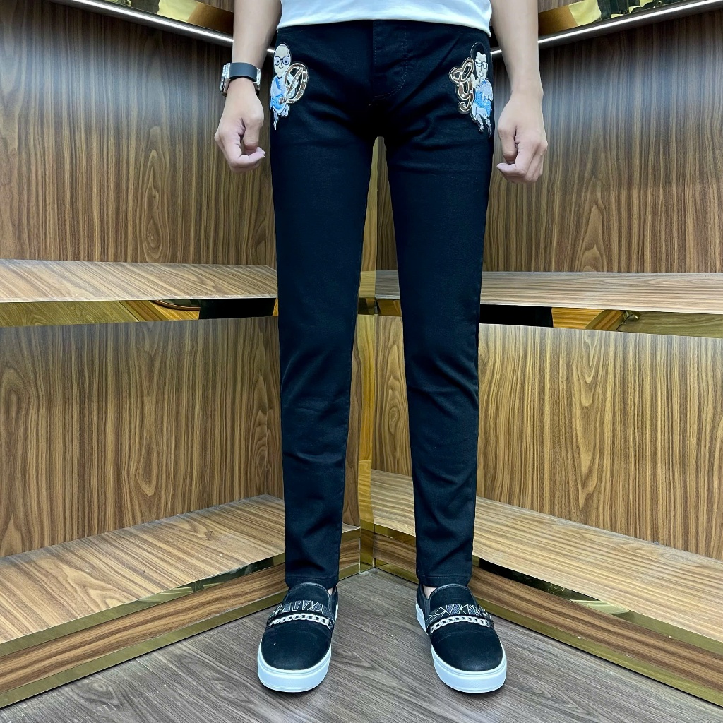 Tổng hợp 8 mẫu quần jeans đen xanh đơn giản có bốn cúc đẹp