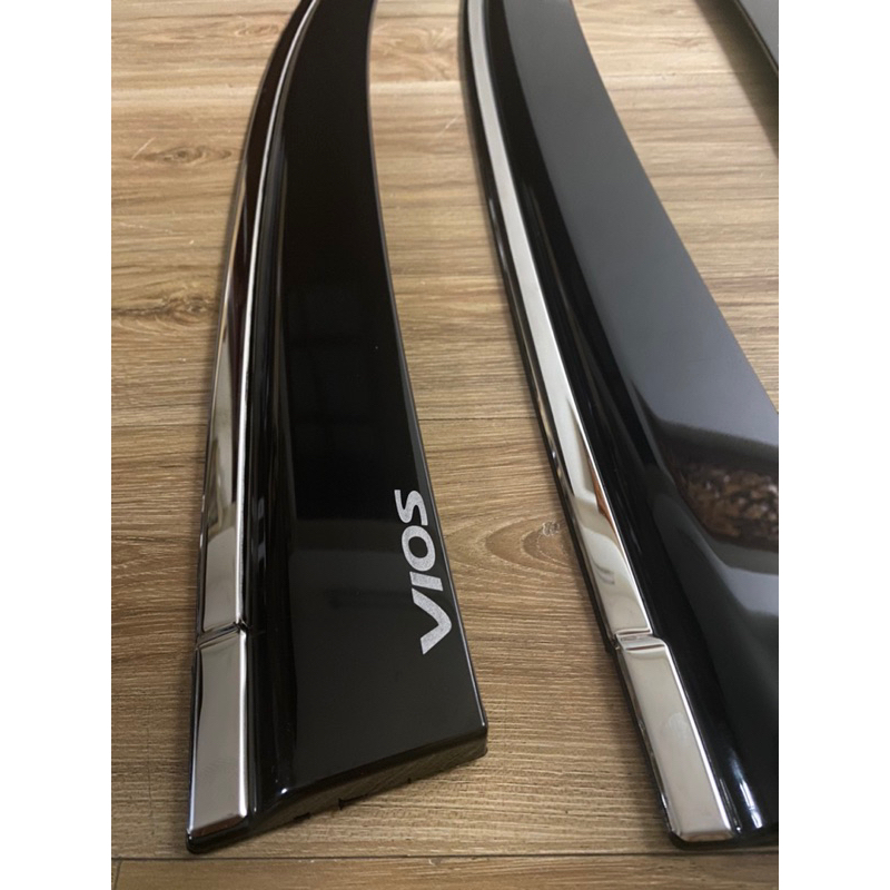 Vè che mưa xe Toyota Vios 2014-2026 chỉ inox cao cấp