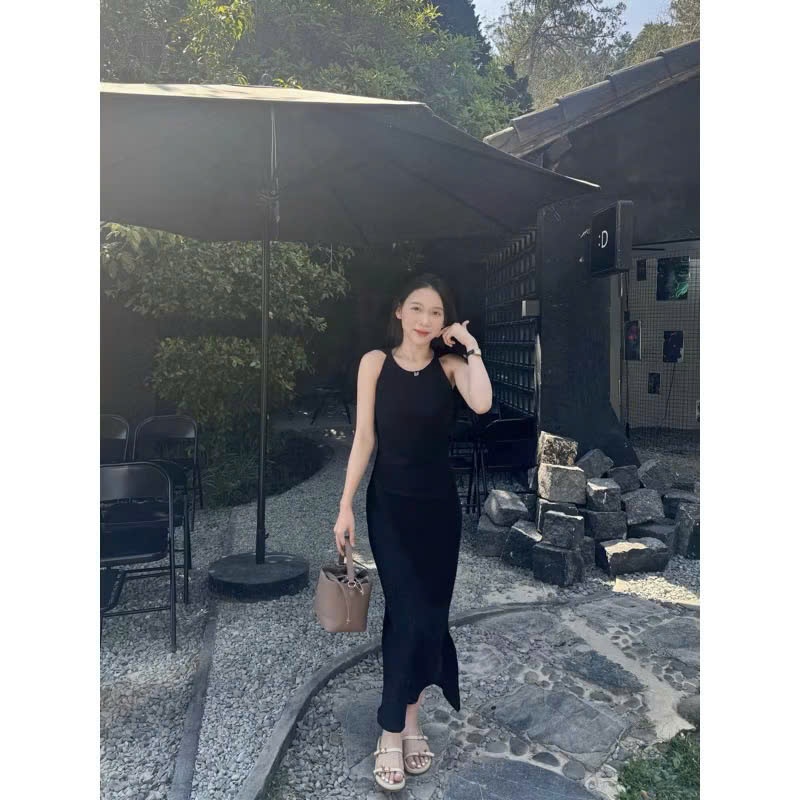 𝗝𝘂𝗹𝗶 𝗗𝗿𝗲𝘀𝘀-  Đầm Linen cổ yếm midi