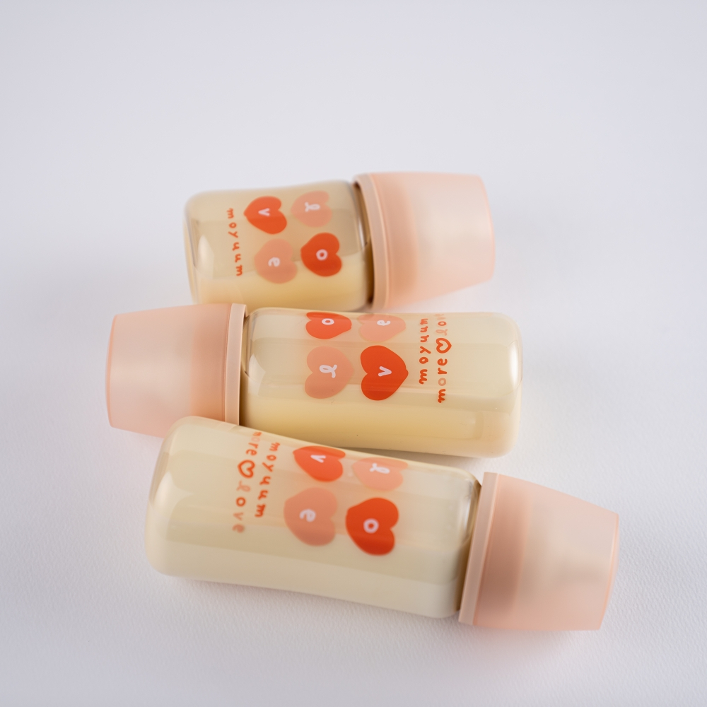 Bình sữa PPSU Moyuum - Mẫu tim - Thế hệ 3 - 330ml - Kèm núm 3 (6m+)